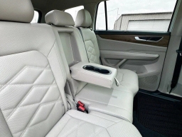 Volkswagen Atlas 2.0T SE w/Technology FWD 2025