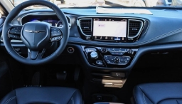 Chrysler Pacifica Select FWD 2026