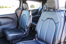 Chrysler Pacifica Select FWD 2026