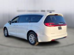 Chrysler Pacifica Select FWD 2026