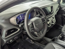 Chrysler Pacifica Select FWD 2026