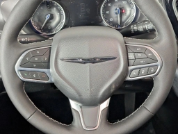 Chrysler Pacifica Select FWD 2026