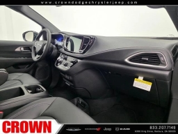 Chrysler Pacifica Select FWD 2025