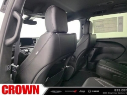 Chrysler Pacifica Select FWD 2025