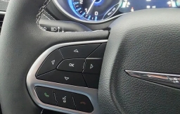 Chrysler Pacifica Select FWD 2025