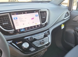Chrysler Pacifica Select FWD 2026