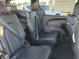 Chrysler Pacifica Select FWD 2026
