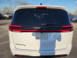 Chrysler Pacifica Select FWD 2026