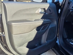 Chrysler Pacifica Select FWD 2026