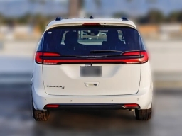 Chrysler Pacifica Select FWD 2026