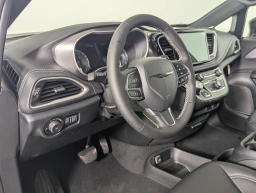 Chrysler Pacifica Select FWD 2026