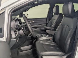 Chrysler Pacifica Select FWD 2026