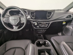 Chrysler Pacifica Select FWD 2026