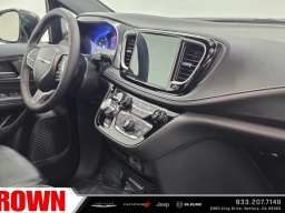 Chrysler Pacifica Select FWD 2025