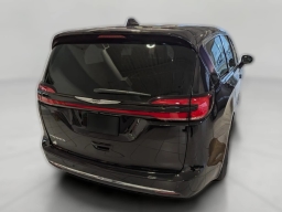 Chrysler Pacifica Select FWD 2026
