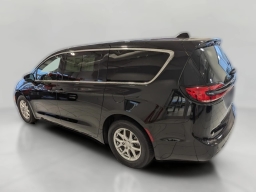 Chrysler Pacifica Select FWD 2026