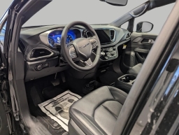 Chrysler Pacifica Select FWD 2026