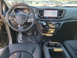 Chrysler Pacifica Select FWD 2026