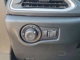 Chrysler Pacifica Select FWD 2026