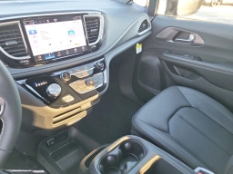 Chrysler Pacifica Select FWD 2026