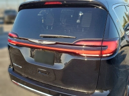 Chrysler Pacifica Select FWD 2026