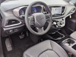 Chrysler Pacifica Select FWD 2026