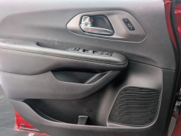 Chrysler Pacifica Select FWD 2026