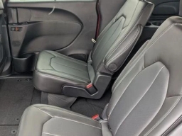 Chrysler Pacifica Select FWD 2026