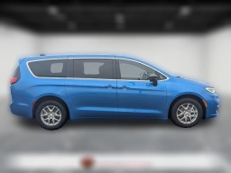 Chrysler Pacifica Select FWD 2026