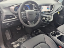 Chrysler Pacifica Select FWD 2026