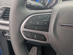 Chrysler Pacifica Select FWD 2026