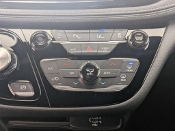 Chrysler Pacifica Select FWD 2026