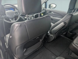Chrysler Pacifica Select FWD 2026