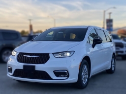 Chrysler Pacifica Select FWD 2026