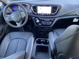 Chrysler Pacifica Select FWD 2026