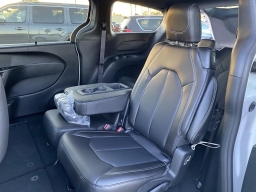 Chrysler Pacifica Select FWD 2026