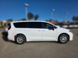 Chrysler Pacifica Select FWD 2026