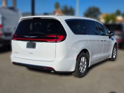 Chrysler Pacifica Select FWD 2026