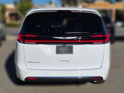 Chrysler Pacifica Select FWD 2026