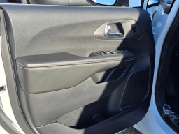 Chrysler Pacifica Select FWD 2026