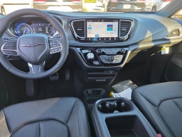 Chrysler Pacifica Select FWD 2026