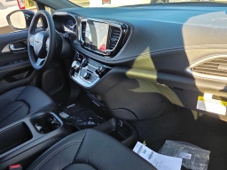 Chrysler Pacifica Select FWD 2026