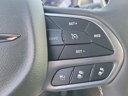 Chrysler Pacifica Select FWD 2026