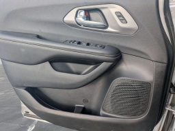 Chrysler Pacifica Select FWD 2026