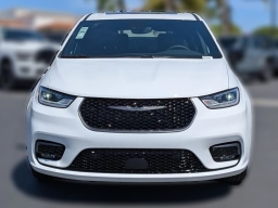 Chrysler Pacifica Select FWD 2026