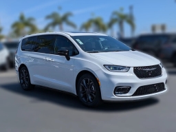 Chrysler Pacifica Select FWD 2026