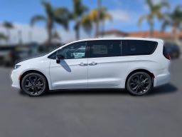 Chrysler Pacifica Select FWD 2026