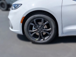 Chrysler Pacifica Select FWD 2026