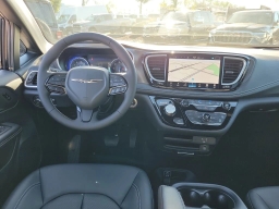 Chrysler Pacifica Select FWD 2026
