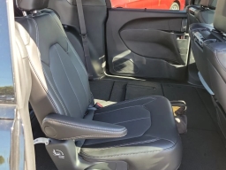 Chrysler Pacifica Select FWD 2026